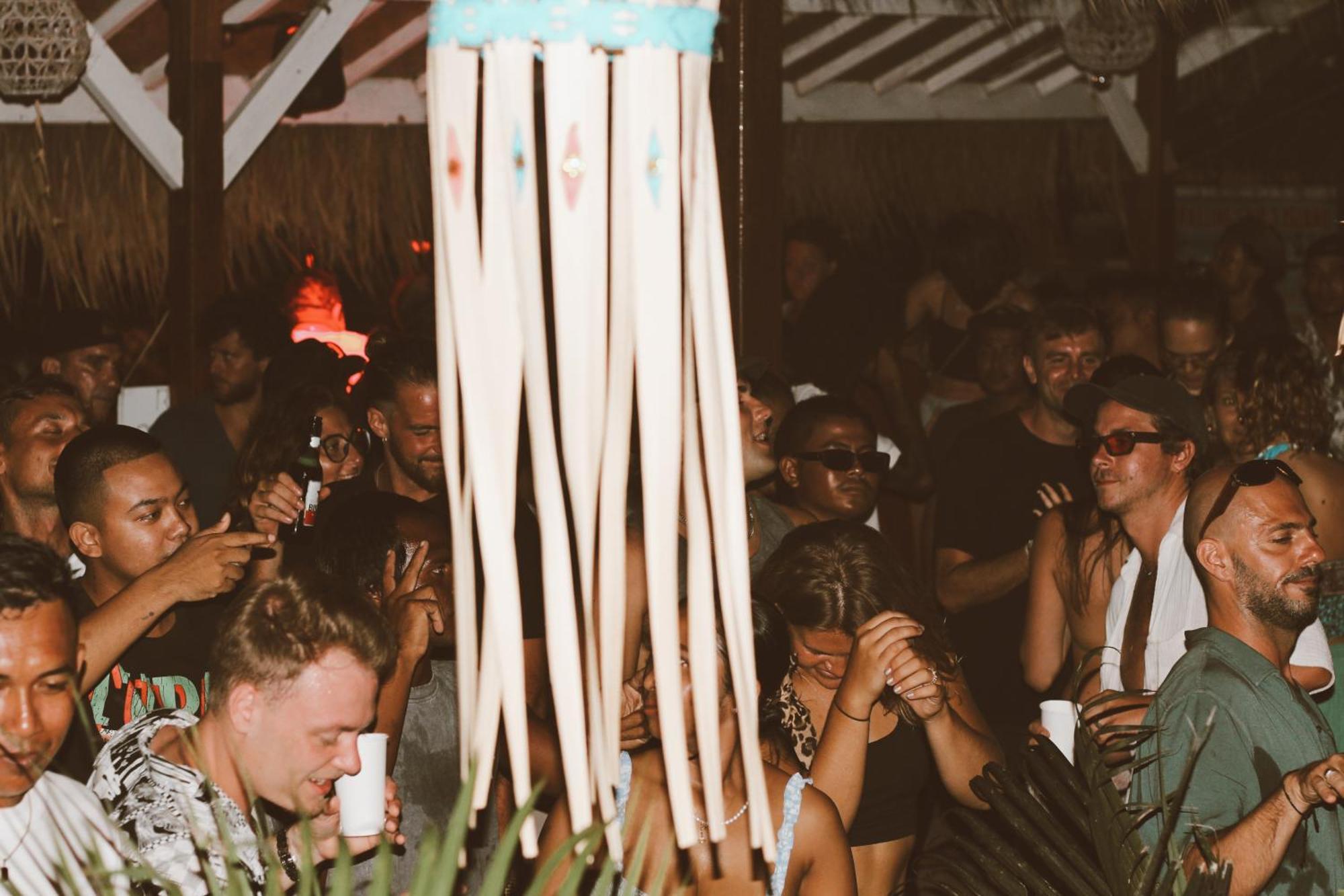 Hostel Lucky'S Gili Air Zewnętrze zdjęcie