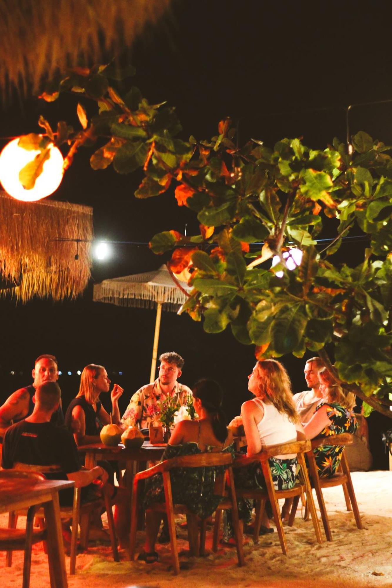 Hostel Lucky'S Gili Air Zewnętrze zdjęcie