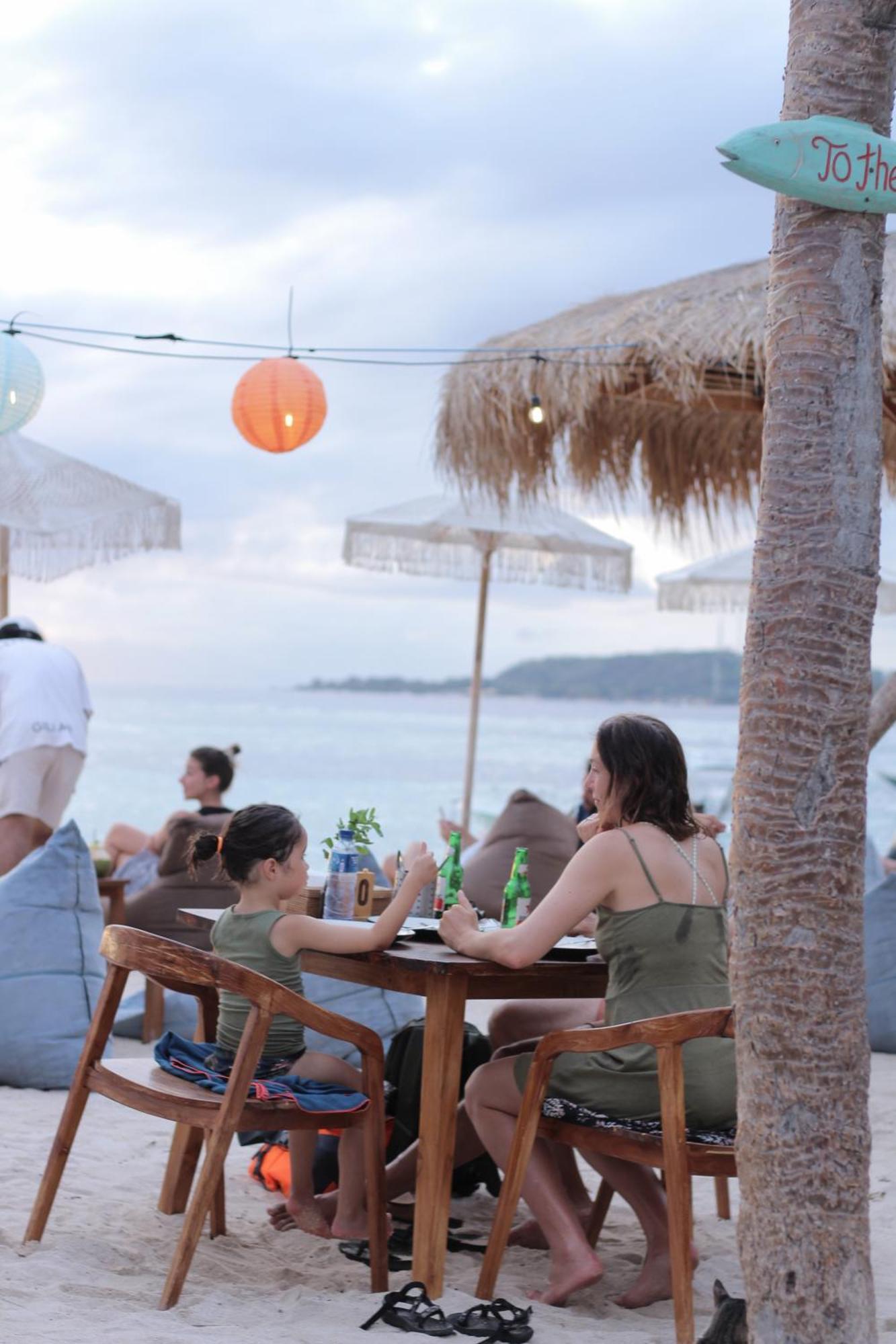 Hostel Lucky'S Gili Air Zewnętrze zdjęcie