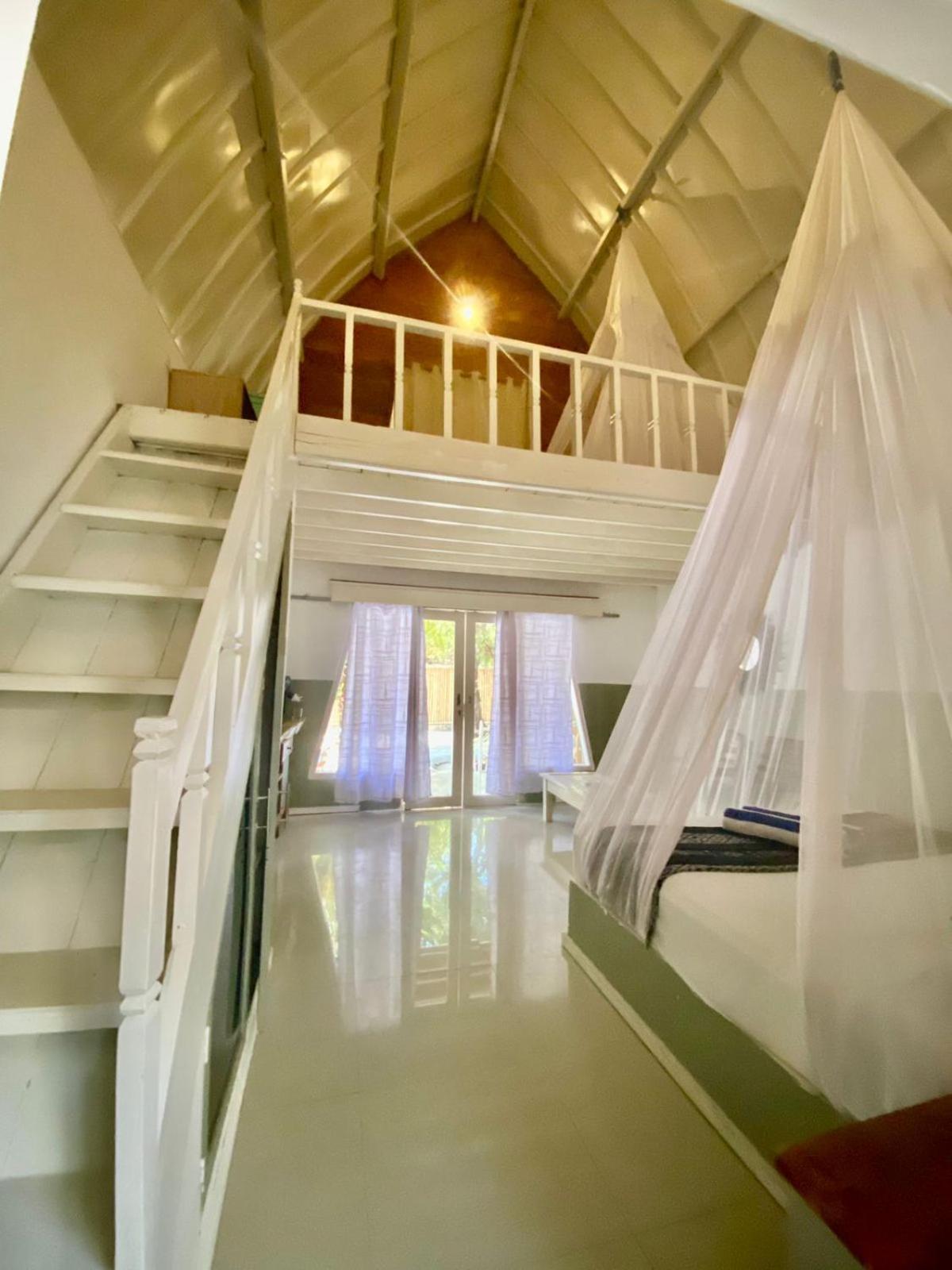 Hostel Lucky'S Gili Air Zewnętrze zdjęcie