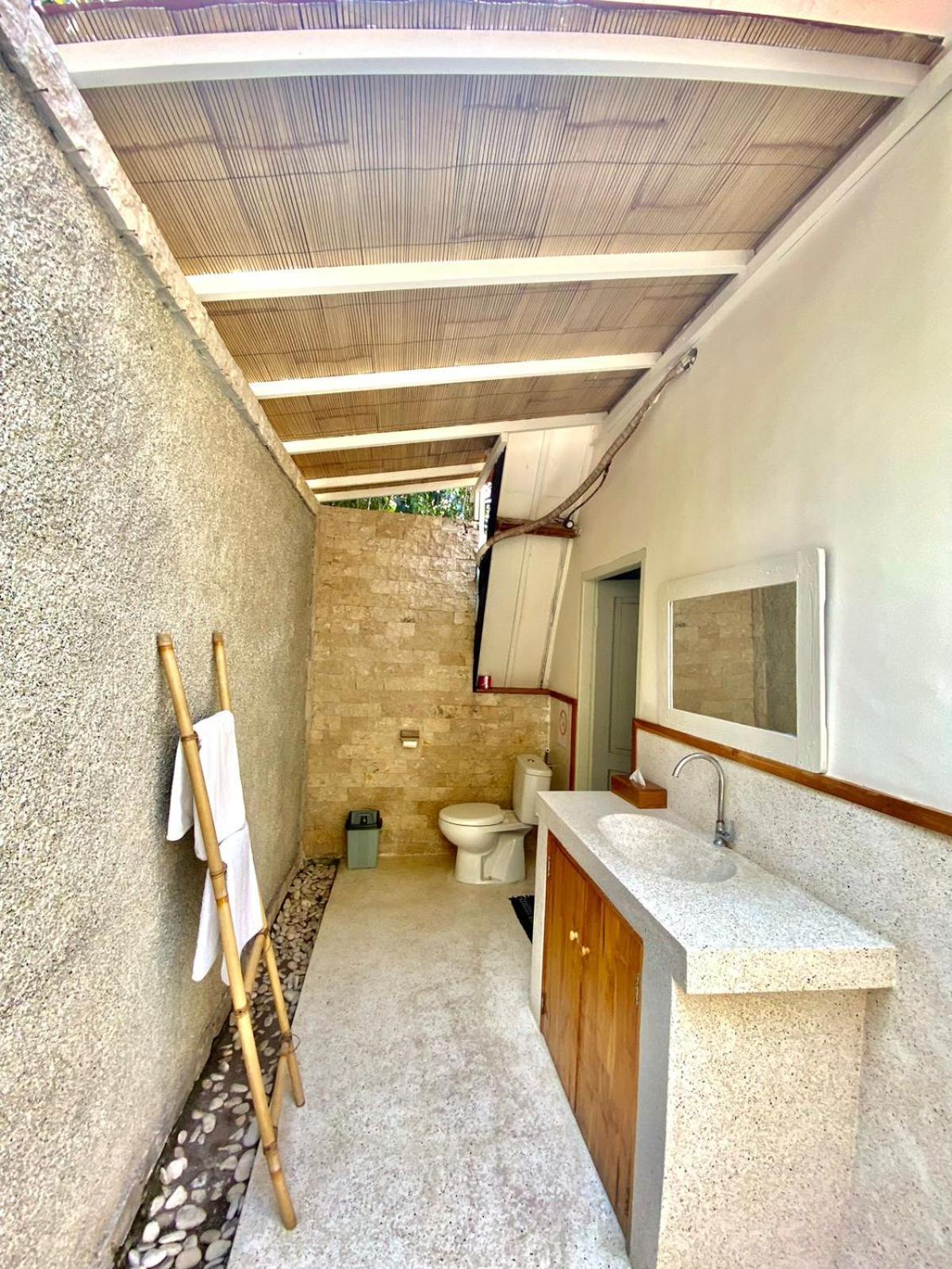 Hostel Lucky'S Gili Air Zewnętrze zdjęcie